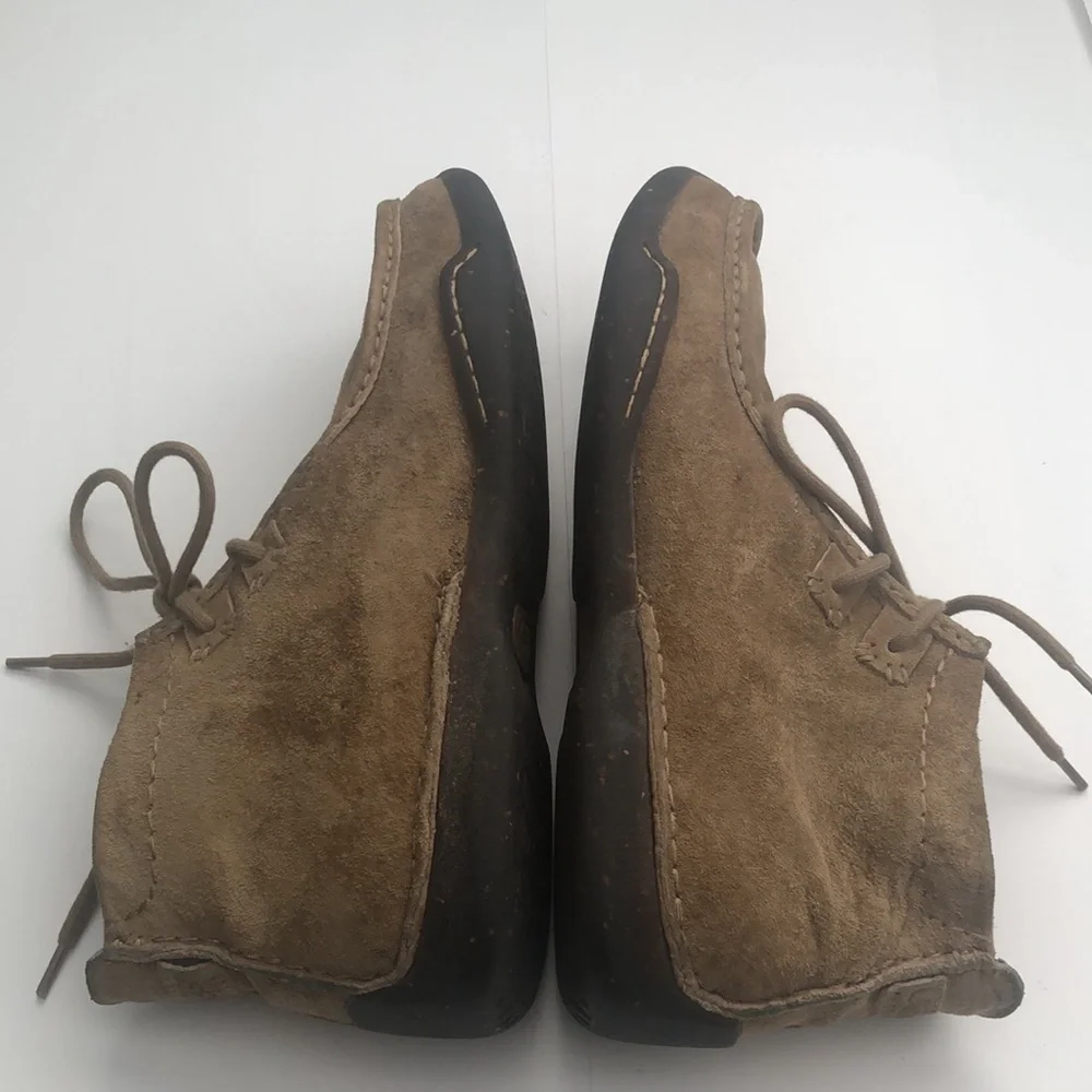 Ugg Australia ankle boots leather upper and rubber soles in khaki camel color